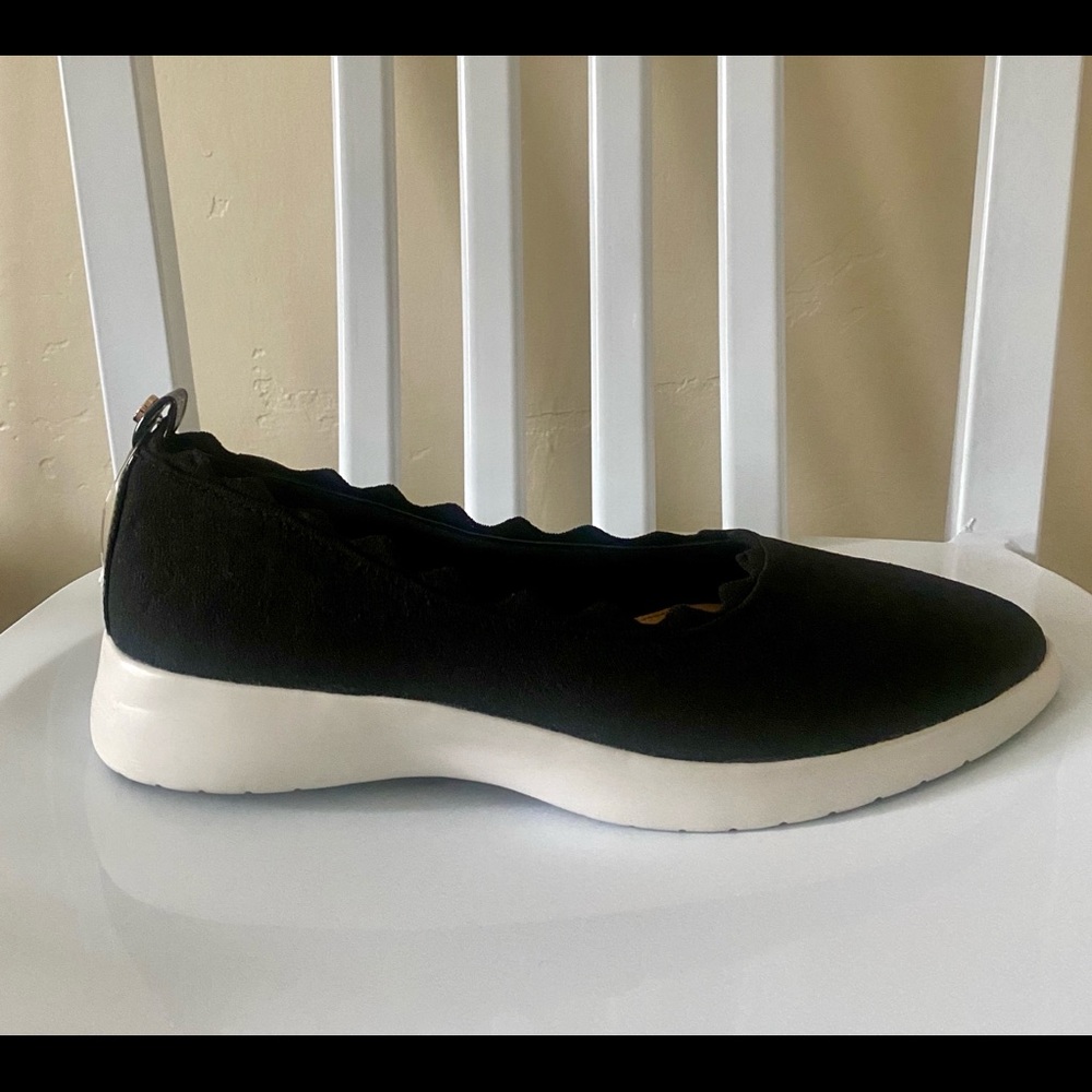 NEW Taryn Rose Sneaker-Comfort Slip On Shoes-Black